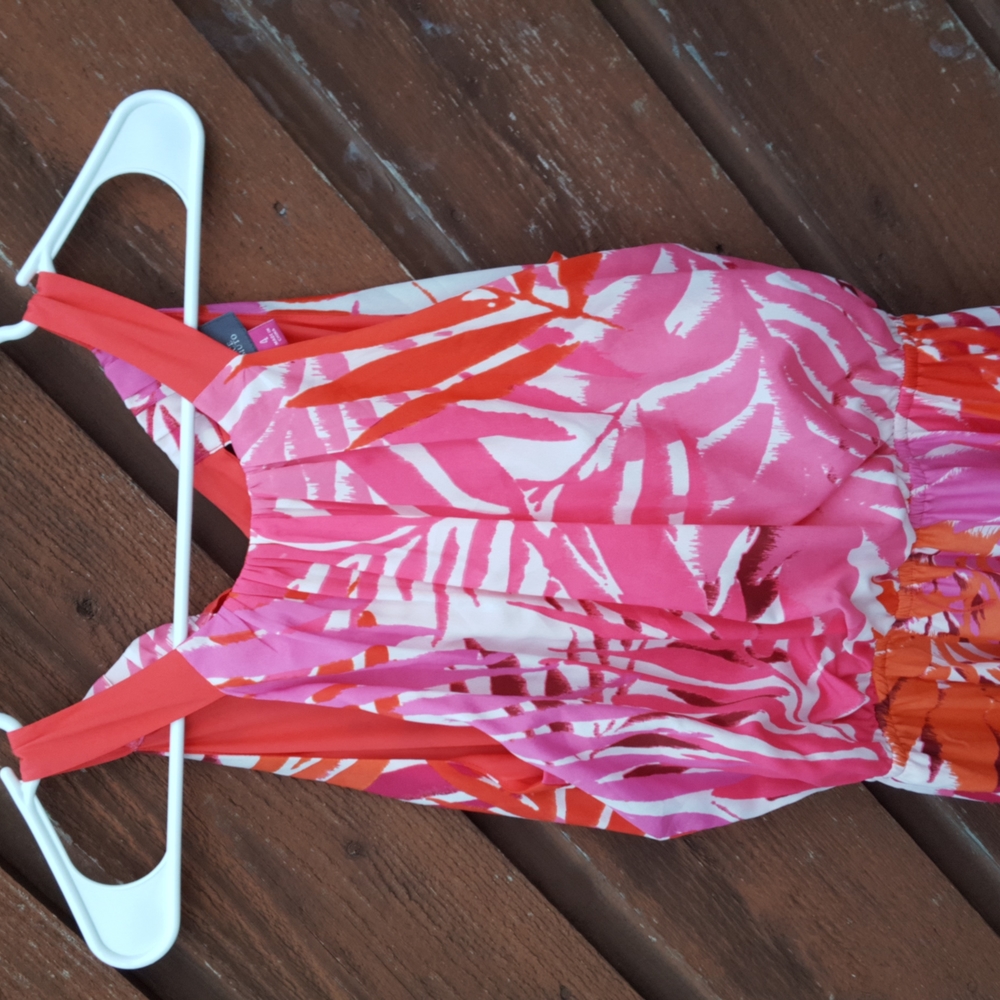 Like New  Vince Camuto Women's Orange, Pink and White Jungle Palm High/Low Halt